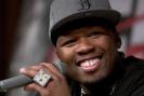 50 cent cu microfonul in mana