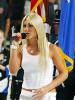 Brooke Hogan la microfon