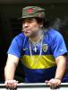 Diego Armando Maradona fumeaza