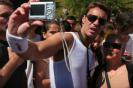Mircea Badea cu aparatul de fotografiat in mana