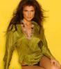 Monica Barladeanu in verde
