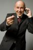 Mugur Mihaescu vorbeste la telefon