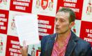 Radu Mazare cu foaia in mana
