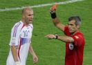 Zinedine Zidane se cearta cu arbitrul